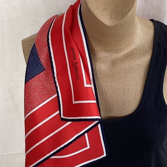 Vintage Pierre Balmain Paris scarf. SC0143 - Picture 5 of 6